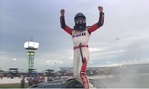 Harvick Ekes Out Second Consecutive Win After Driving Blunder