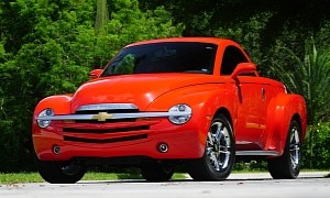 Haul Goods With the Wind in Your Hair and Enjoy Eye-Grabbing 2005 Chevrolet SSR