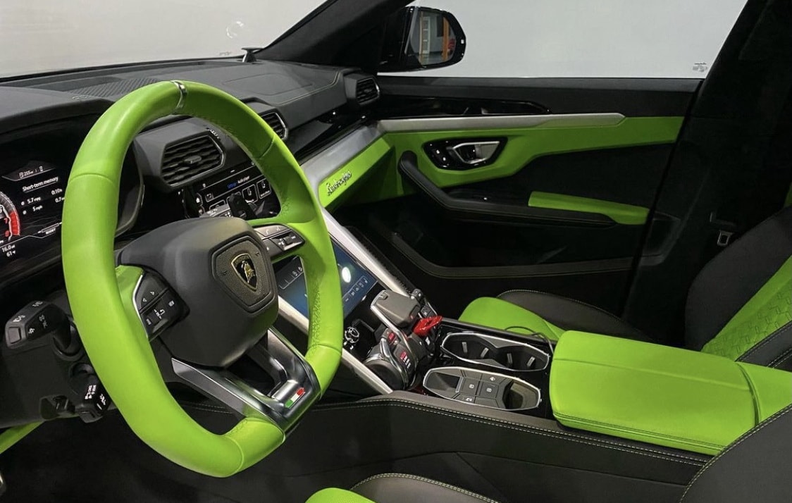 Here's a Look Inside Floyd Mayweather's New Green-Accented Lamborghini Urus  - autoevolution