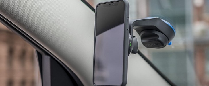 Only a phone could be allowed in Hong Kong cars going forward