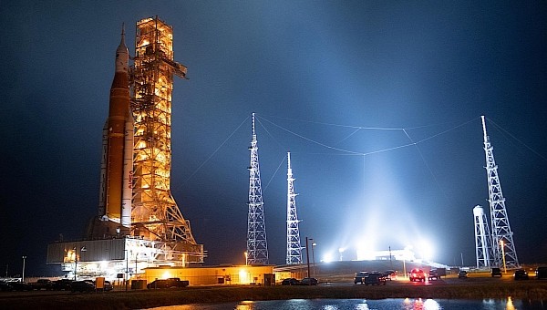 Artemis I rocket moving to the pad November 2022