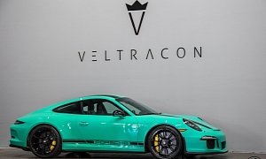 Hellgrun (Lighter Green) 2018 Porsche 911 GT3 Looks Mesmerizing