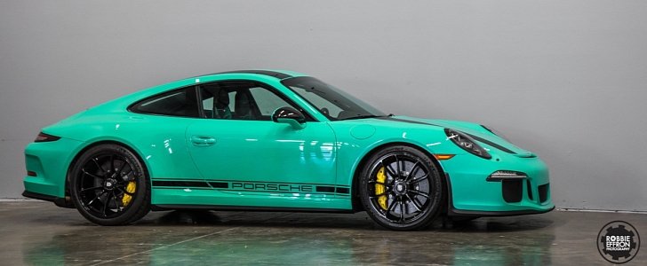 Hellgrun (Lighter Green) 2018 Porsche 911 GT3