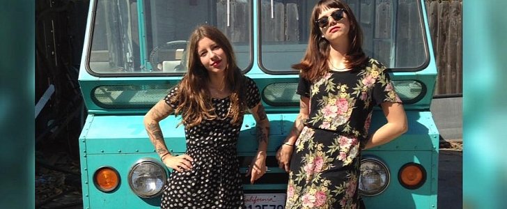 Help These Cute Girls Fix Their 1967 Jeep Postal Van to Deliver Tea with It