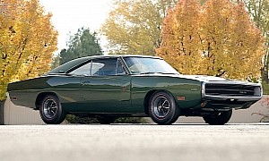HEMI-Powered 1970 Dodge Charger R/T Spent Most of Its Life on a Hoist