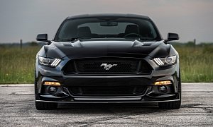 Hennessey 25th Anniversary Edition HPE800 Ford Mustang is Loud and Proud