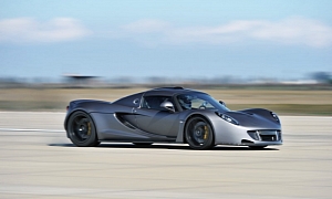 Hennessey Sets New Speed Record, Claims Venom GT Faster Than Bugatti Veyron <span>· Video</span>