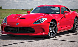 Hennessey Takes 700 HP SRT Viper for a Spin