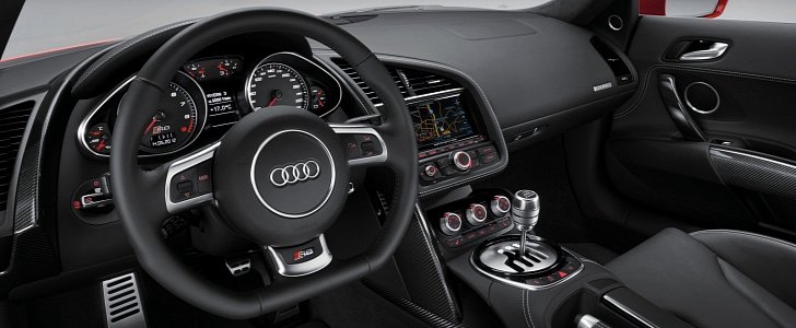 2011 Audi R8 interior