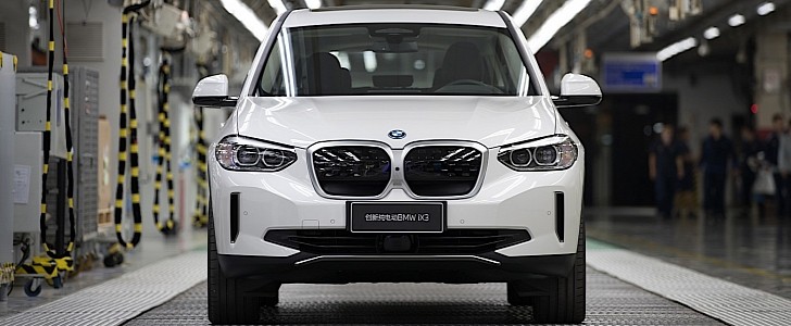 First BMW iX3 rolls off the lines in China