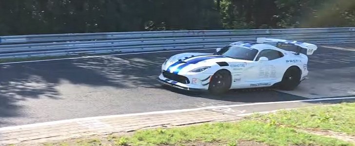 Dodge Viper ACR Trying to Set a Nurburgring Record