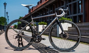 Here's Why You Should Dish Out $8,600 on the Titanium Illuminati 296 Road Machine