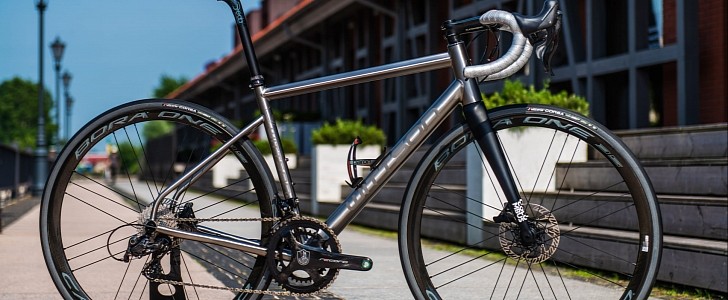 Here's Why You Should Dish Out $8,600 on the Titanium Illuminati 296 Road Machine