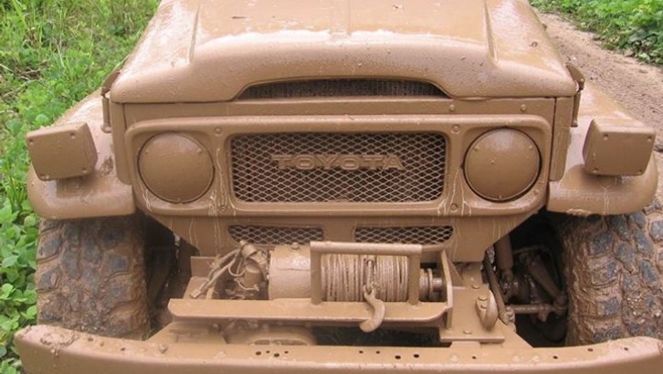 Muddy Toyota FJ40