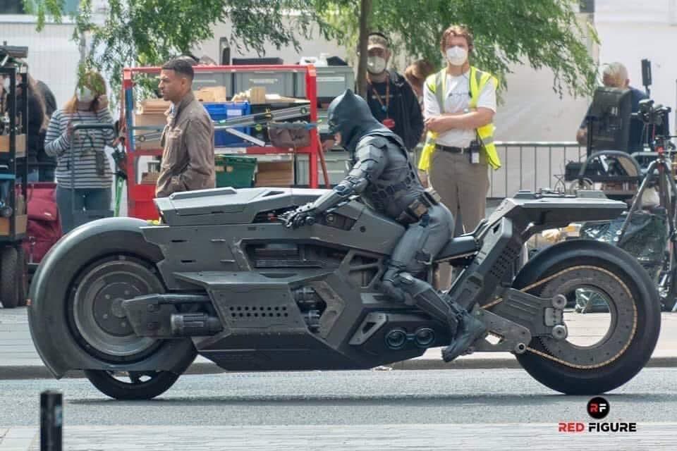 Here’s a Good Look Ben Affleck’s Batman Batcycle, New Batsuit in The