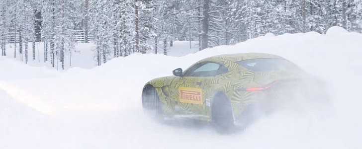 2019 Aston Martin Vantage snow drifting