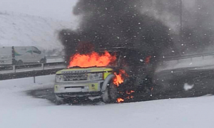 Highways England Land Rover Burns Down in the Middle of a Snow Storm