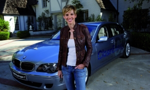 Hillary Swank to Represent the BMW Hydrogen 7