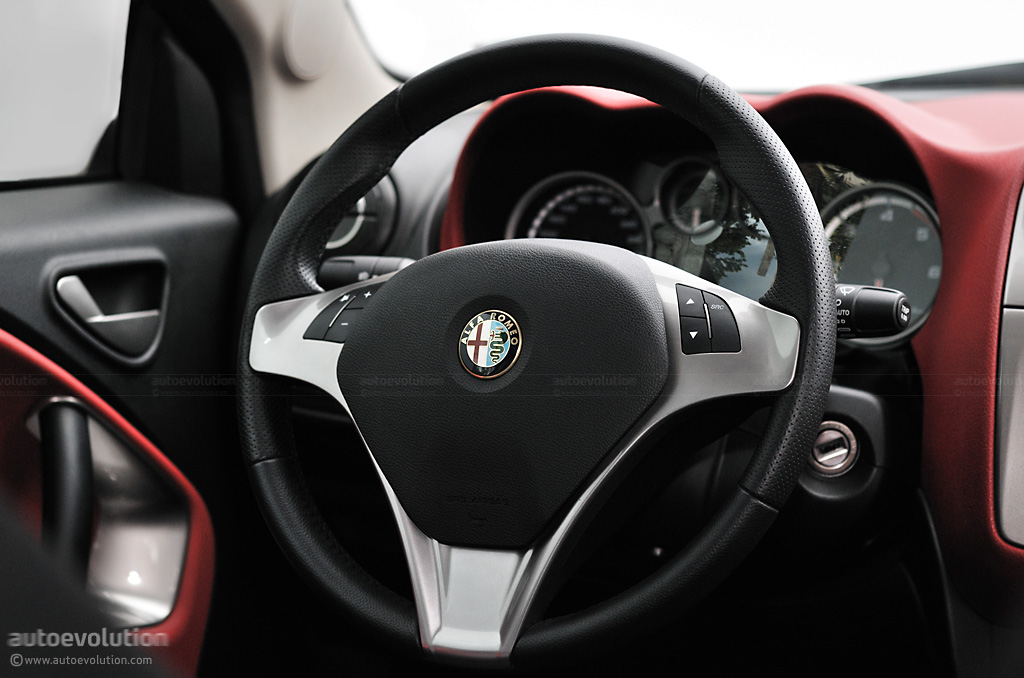 Alfa Romeo MiTo steering wheel