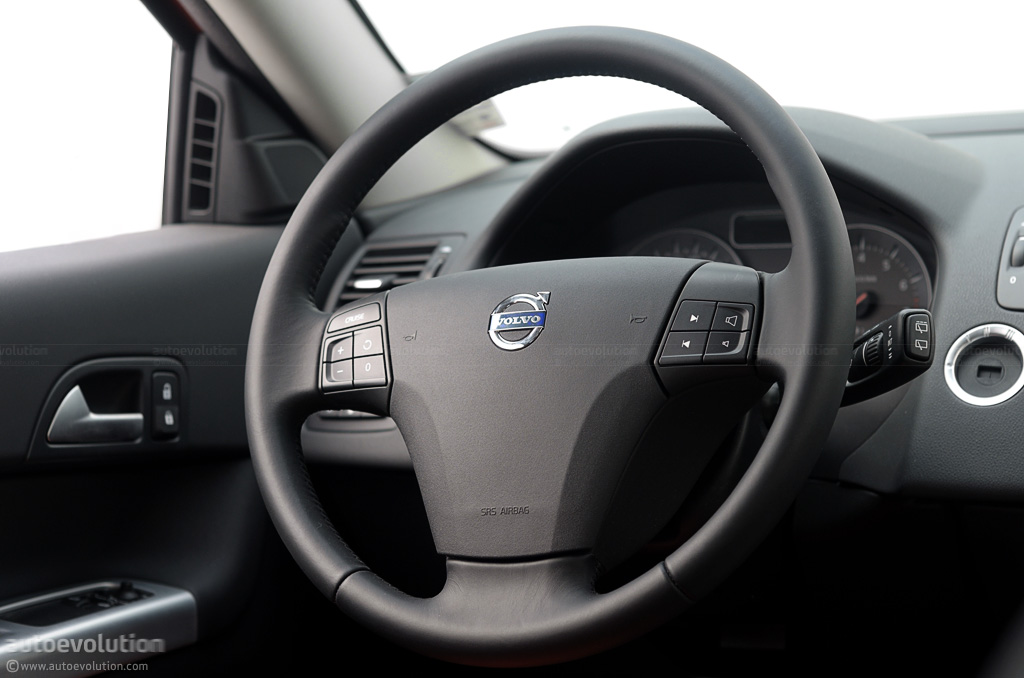 Volvo C30 steering wheel