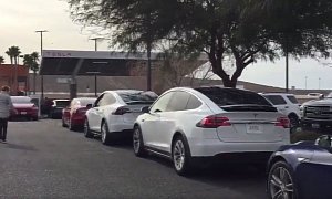 Holidays Take Their Toll on Tesla Owners, 30-Car Lines at Supercharger Spotted