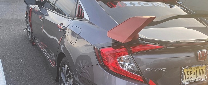Honda Civic Sedan Impersonates Type R Hot Hatch, Fails