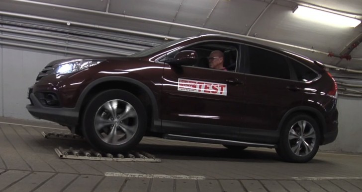 Honda CR-V 4WD System Fails Uphill Test