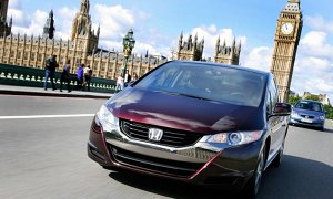 Honda FCX Clarity Debuts on UK Roads