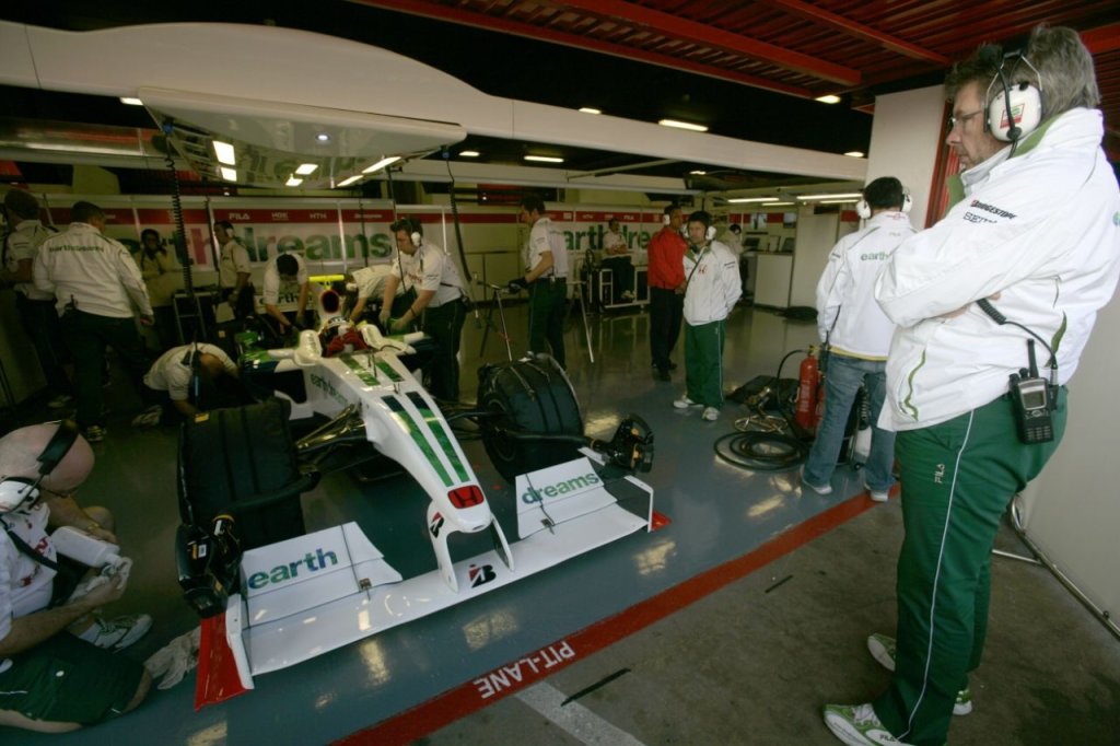 Honda F1 garage