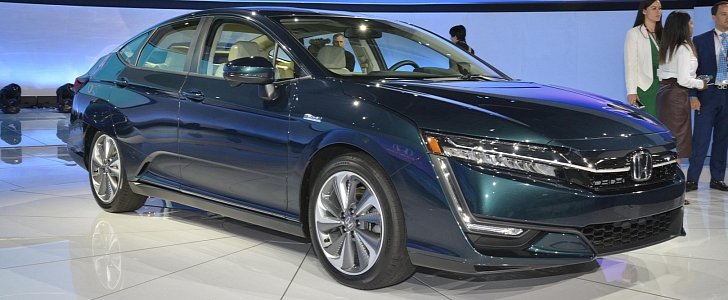 Honda Reveals Clarity PHEV and EV in New York