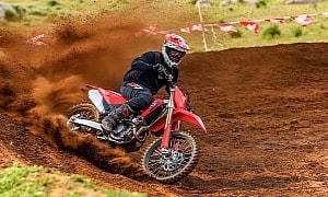 Honda Turns CRF Dirt Bikes Into Slightly New Monsters for the 2025 Model Year