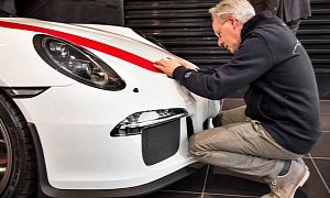 UPDATE: Horacio Pagani Takes Delivery of His Porsche 911 R, Loves the Stripes
