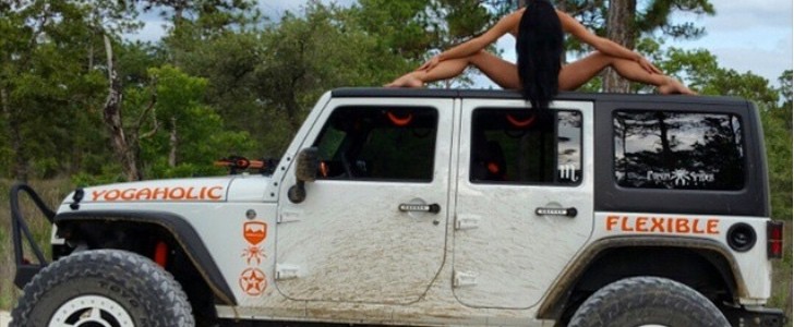 Hot Yogini Combines Stretching with Jeeps and It’s Inspiring