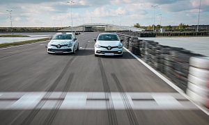 How a Renault Clio Cup Racecar’s Abuse Taught Me the Clio RS Trophy Is a Delicious Hot Hatch