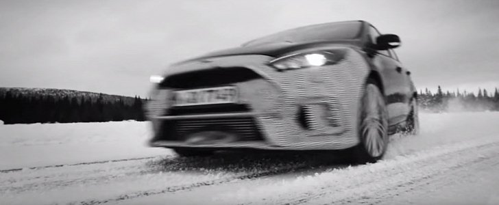 2016 Ford Focus RS drifting on ice in Sweden