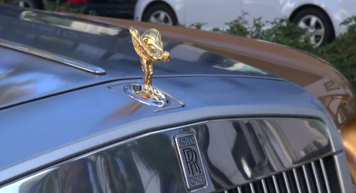 Rolls-Royce Spirit of Ecstasy in Gold