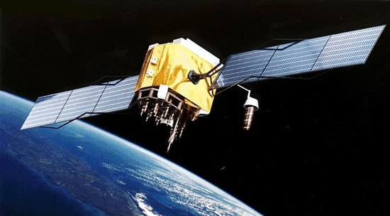  Satellittradioer arbeider ved hjelp av digitale kringkastingssatellitter