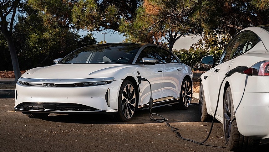 Lucid Air becomes power bank for other EVs in need of charging
