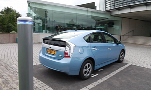How to Charge the Toyota Prius Plug-In