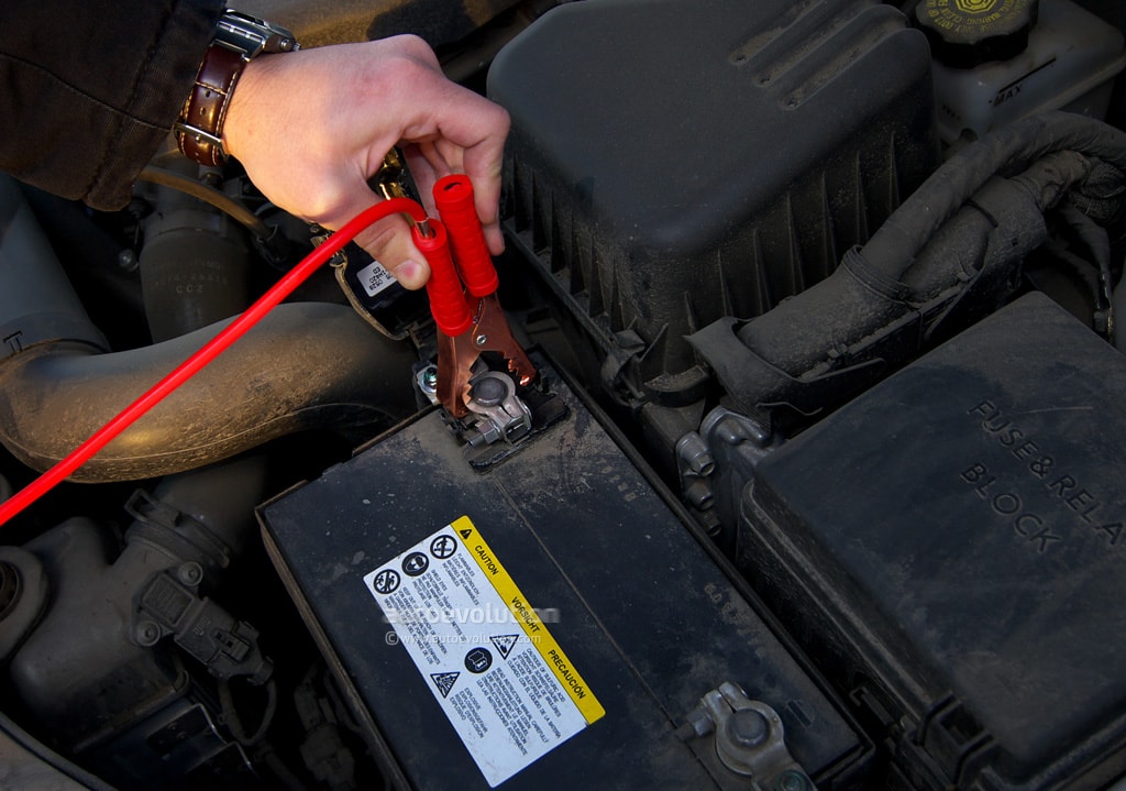 How to Jump Start Your Car autoevolution