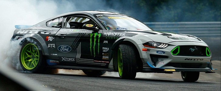 RTR Mustang Drifts the Ring