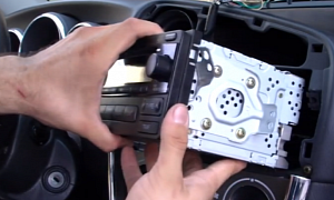 How to Remove Radio Unit on 2005-2008 Toyota Matrix
