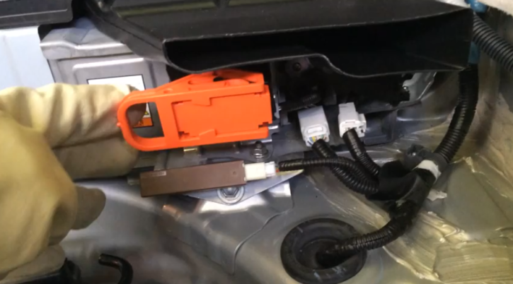Toyota Prius Safety Battery Plug