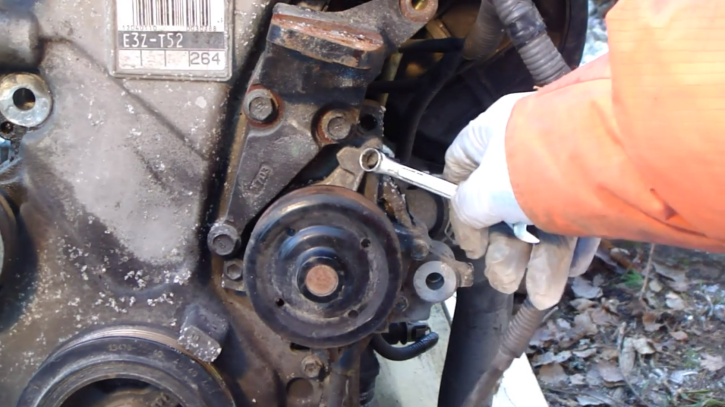 How to Remove Water Pump in Toyota VVTi Engine - autoevolution 2006 toyota tacoma engine diagram 