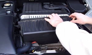 How to Replace Air Filter on 2003-2009 Lexus RX 400h