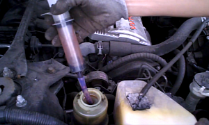 How to Replace Power Steering Fluid on 2006 Toyota Highlander