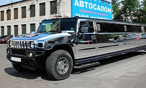 Hummer H2 Limo Chrome Wrap from Russia