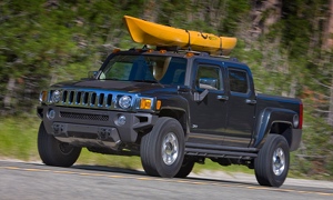 Hummer H3T Gains Pickup Truck of the Year Award