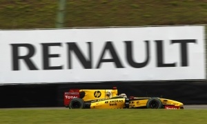 Hunt Says Renault Risks Image Damages Over Lotus Deal