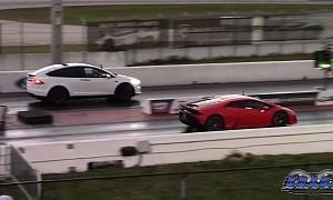 Huracan Drags Model X Plaid Twice, Doesn't Stand a Chance But Sounds Heavenly
